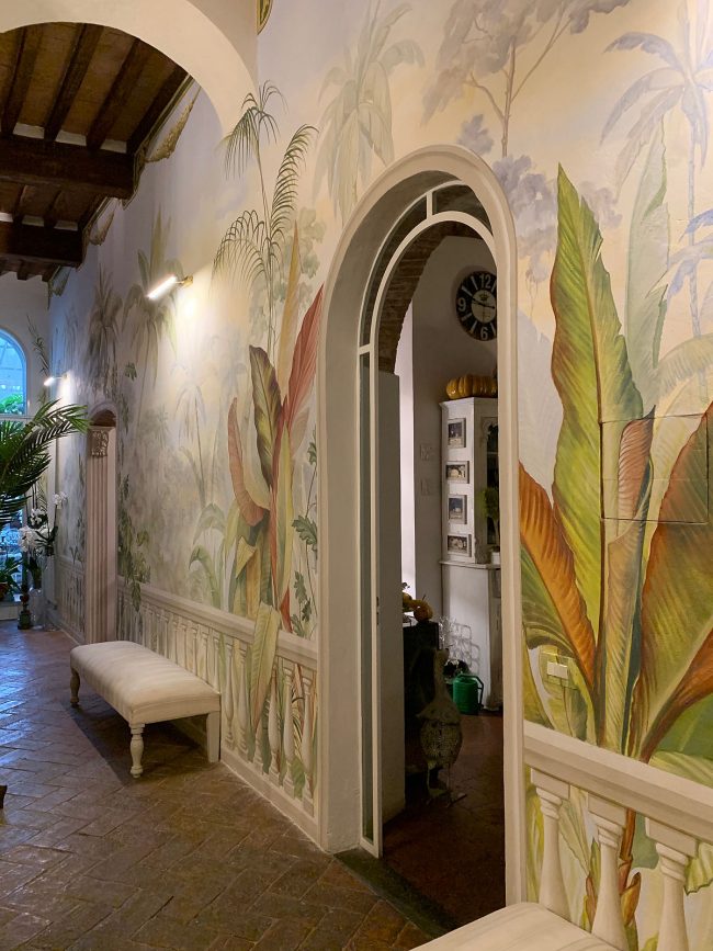 decorazioni esotiche floreali piante villa trompe l oeil maurizio magretti pittore