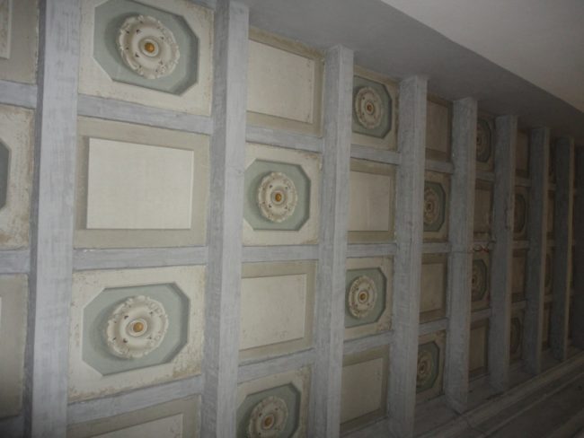 Soffitto a cassettoni patinati